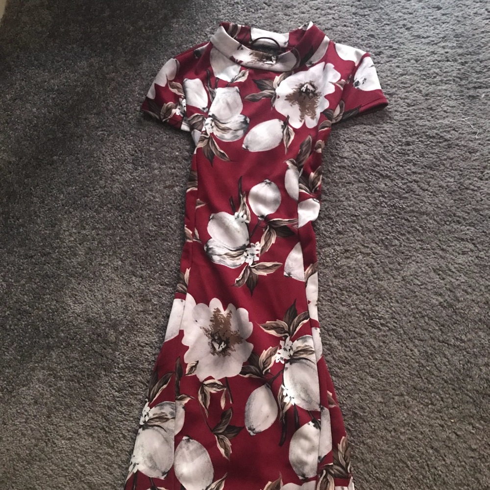 Floral print burgundy lace up back dress
